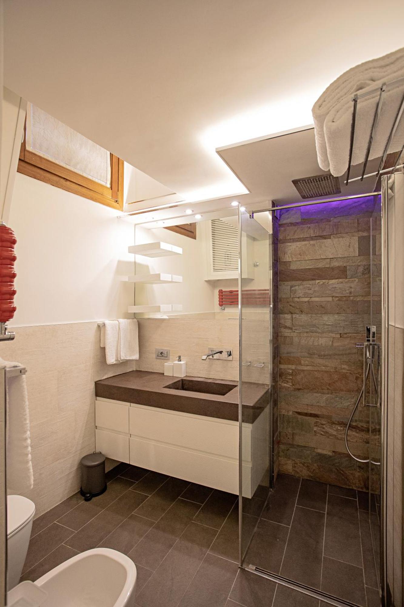 Pantheon Luxury Rom